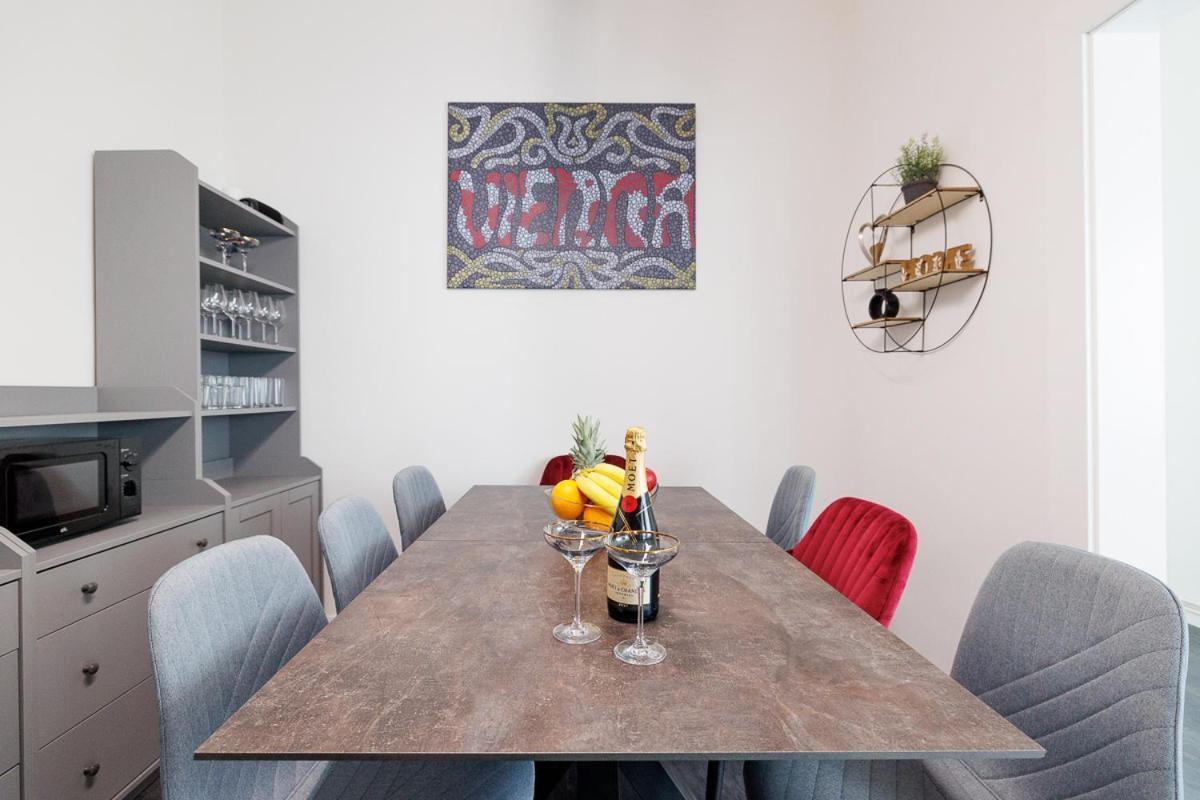 New Shalalaliving Spacious For Family & Friends Apartament Viena